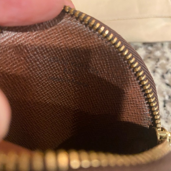 🎈SOLD🎈Louis Vuitton Round coin pouch - Picture 5 of 8